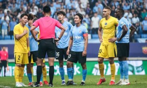 中超-拉布亚德失点补射破门刘祝润建功 英博2-1逆转新鹏城