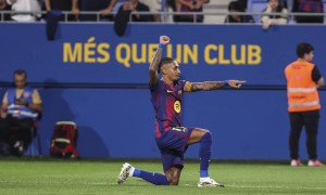 莱万拉菲替补双响刷巴萨25年历史 莱万禁区2触球进2球