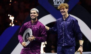 原创 
            沙特六王大满贯：辛纳两盘横扫阿卡，成功卫冕斩获600万美元巨奖