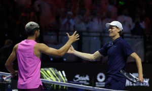 沙特六王大满贯-辛纳2-0阿尔卡拉斯卫冕 德约伤退无缘季军