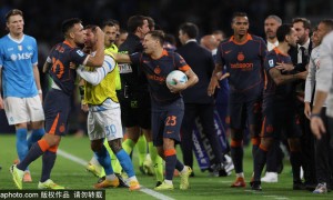 恩怨不休！孔蒂与劳塔罗场上对骂 昔日在国米打拳击和解