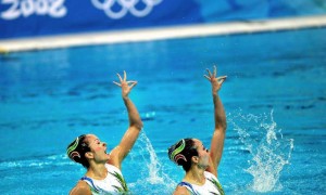 全运会十支花游队竟有七对双胞胎 混采区有点“乱套”