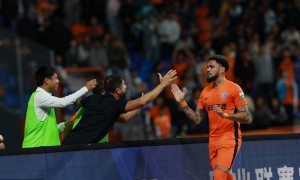 中超-奥斯卡点射恩里克替补建功 玉昆2-0津门虎