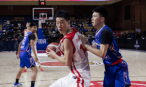 原创 
            狂轰21分20板！男篮又冒出一天才中锋：他会成为下一个杨瀚森吗？