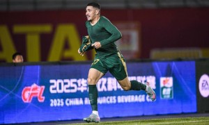 中超-奥莫伊胡安弗双响亚戈绝平 亚泰3-3九人浙江