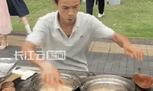 赵露思呼吁不要给“鸡排哥”太大压力：非常喜欢、欣赏他