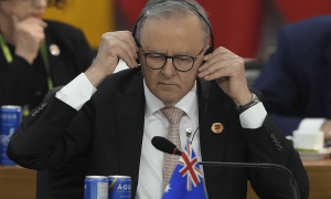 澳矿企为何敢逆势抬价？这场中澳铁矿石博弈谁在冒险？