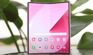 对标华为！安卓首款三折叠屏本月量产：三星打造